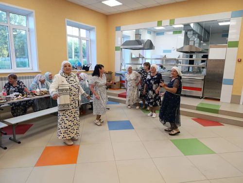 В Шалинской школе встретились одноклассники спустя 50 лет
