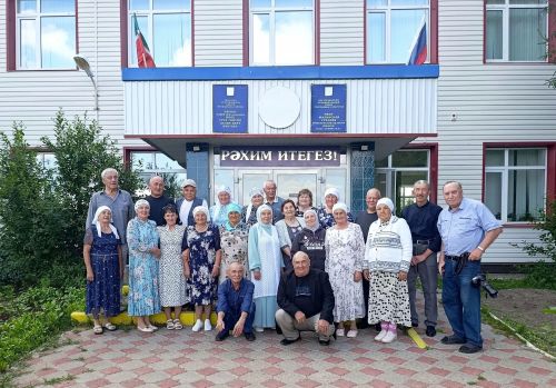 В Шалинской школе встретились одноклассники спустя 50 лет