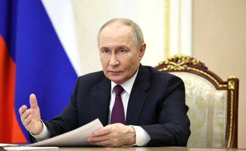 Путин установил в России официальный День хоккея