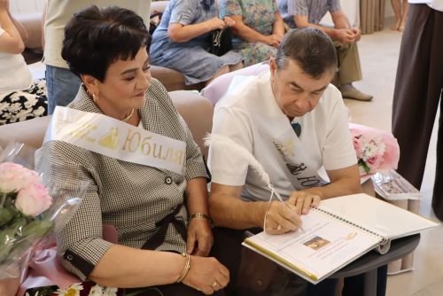 Две семьи из Пестречинского района получили медали «За любовь и верность»