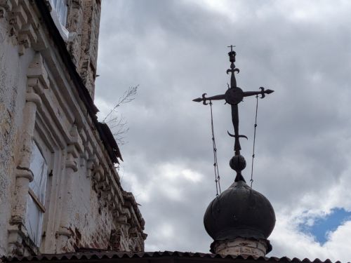 Волонтёры ищут помощников для сохранения храма в Селегуншах