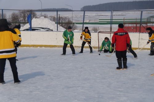 Турнир по хоккею на валенках