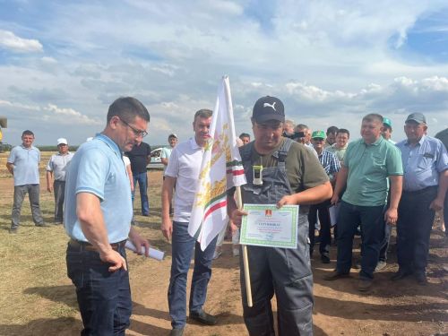 Заместитель Премьер-министра РТ - министр сельского хозяйства и продовольствия РТ Марат Зяббаров прибыл с рабочей поездкой в Пестречинский муниципальный район