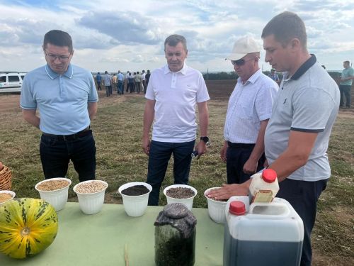 Заместитель Премьер-министра РТ - министр сельского хозяйства и продовольствия РТ Марат Зяббаров прибыл с рабочей поездкой в Пестречинский муниципальный район
