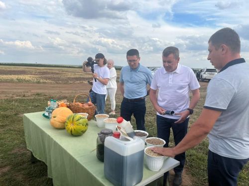 Заместитель Премьер-министра РТ - министр сельского хозяйства и продовольствия РТ Марат Зяббаров прибыл с рабочей поездкой в Пестречинский муниципальный район