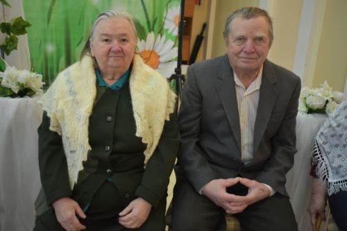 Пестречинцев поздравили с золотой и изумрудной свадьбами
