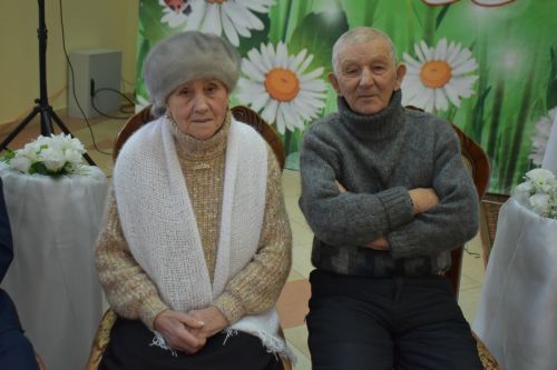 Пестречинцев поздравили с золотой и изумрудной свадьбами