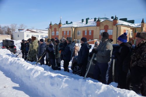 Турнир по хоккею в валенках в селе Шали