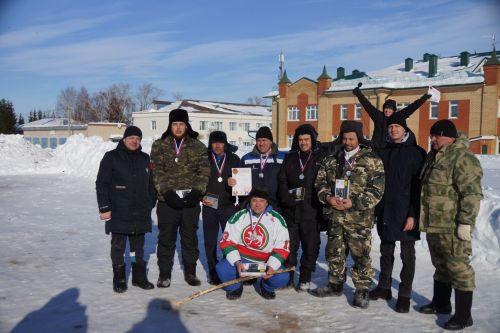 Турнир по хоккею в валенках в селе Шали