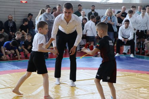 Төрле стильле каратэ буенча республика турниры