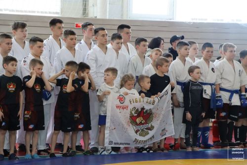 Төрле стильле каратэ буенча республика турниры