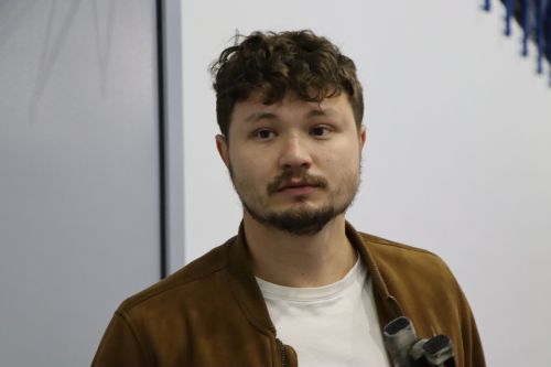 Окрытие ледового дворца после ремонта