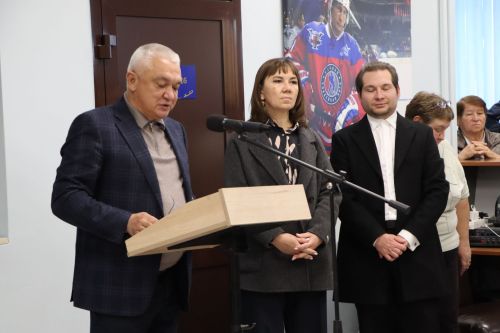 Окрытие ледового дворца после ремонта