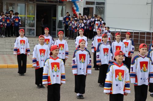 Окрытие ледового дворца после ремонта