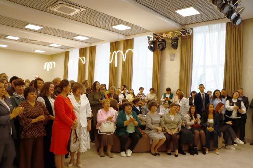 Церемония награждения учителей