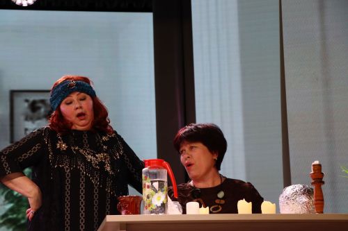 «Күрәзәче Зөлфирә» һәм «Кайнана» комедияләре