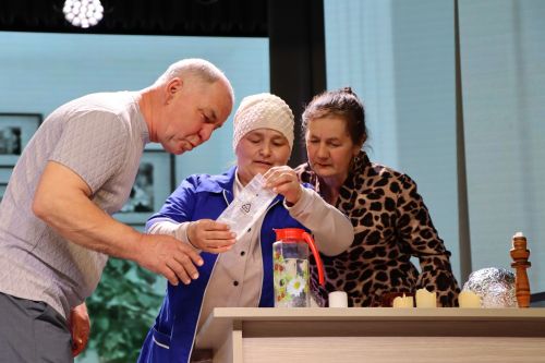 «Күрәзәче Зөлфирә» һәм «Кайнана» комедияләре
