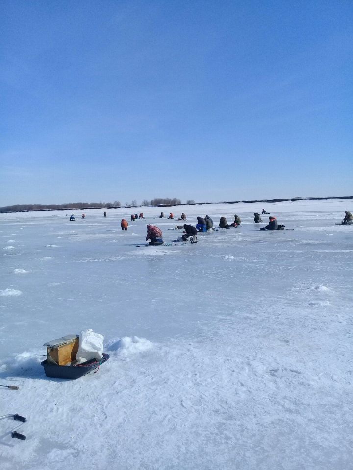 На реке в Татарстане обнаружили вмерзшее в лед тело погибшего рыбака