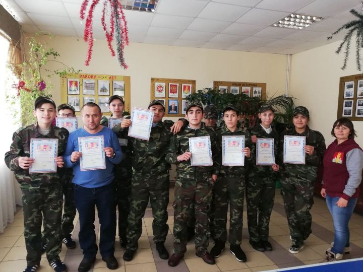 Форпостовцев Кулаевской школы наградили дипломами