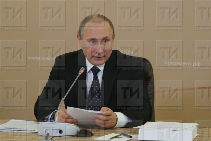 Путин подписал закон об увеличении МРОТ с начала 2019 года