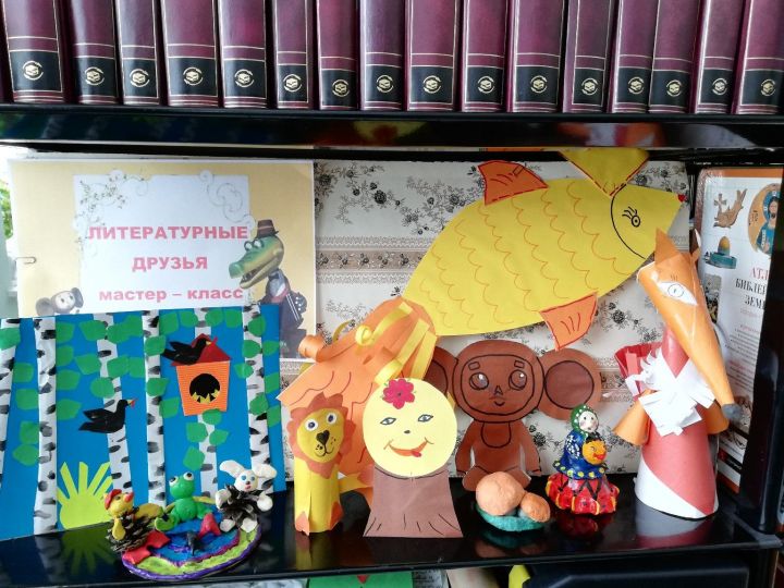 В Кулаевской библиотеке книголюбам подарили обещанный специальный приз