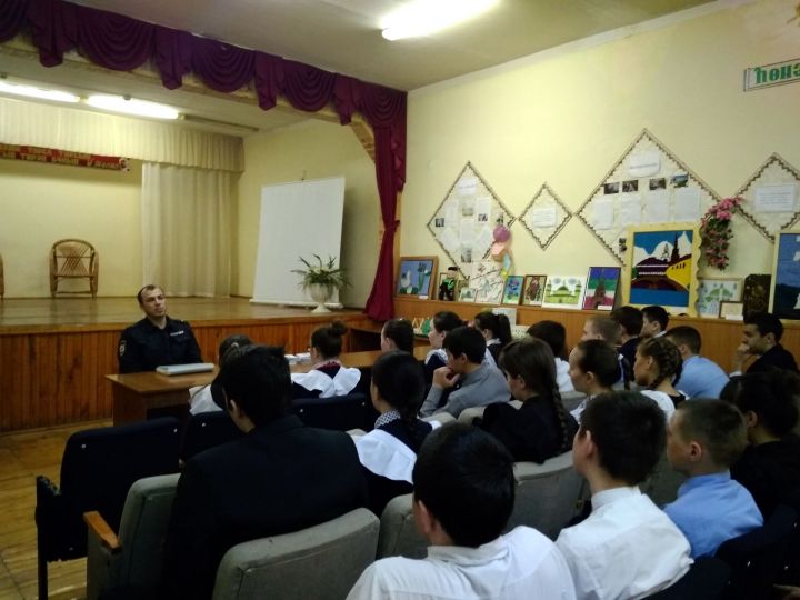 В Шалинской школе состоялась встреча учеников с участковым