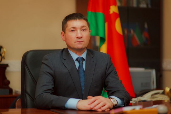 Хөрмәтле спортчылар һәм тренерлар, физкультура укытучылары һәм спорт учреждениеләре хезмәткәрләре!