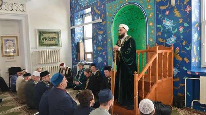 Татарстан мөфтие татар һәм башкорт халыклары арасындагы элемтәләрне сакларга өндәде   