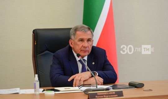 Три многодетные матери получат медали по указу Президента РТ