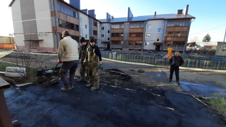 В Пестрецах продолжаются работы по капремонту многоквартирных домов