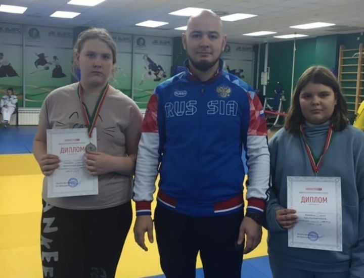 Ученицы Кощаковской школы заняли призовые места в Первенстве Татарстана по сумо