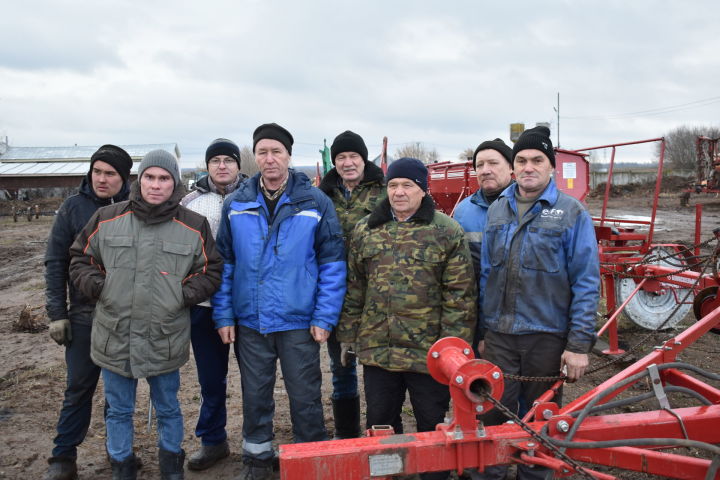Питрәч аграийлары техника ремонтына кереште