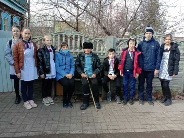 Питрәч мәктәпләре укучылары «Янәшәдә ветеран яши» акциясенә кушылды