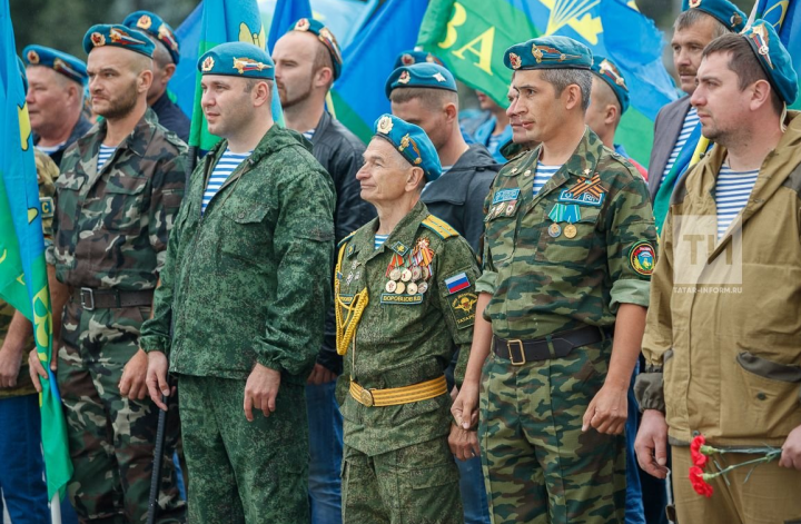 Барлык хәрби хезмәткәрләр 15 мең сумлык өстәмә түләүләр алачак
