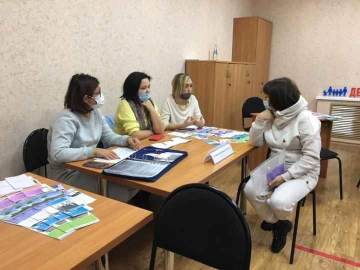 Питрәчлеләргә вакансияләр ярминкәсендә эш  урыннары тәкъдим иттеләр