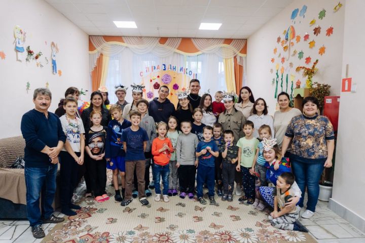 Пестречинский приют «Шатлык» посетили студенты волонтёрского отряда «Доброволец»