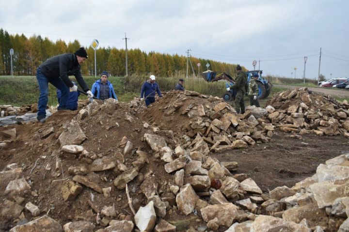 В селе Чита провели средник у будущей стелы в честь выдающегося земляка