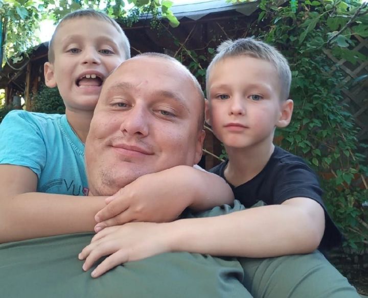 Кощаковец Олег Попков все свободное время проводит со своими сыновьями