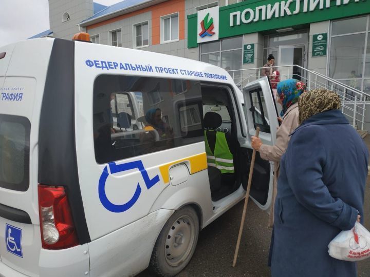В Пестречинском районе продолжается работа по доставке пожилых людей в медучреждения