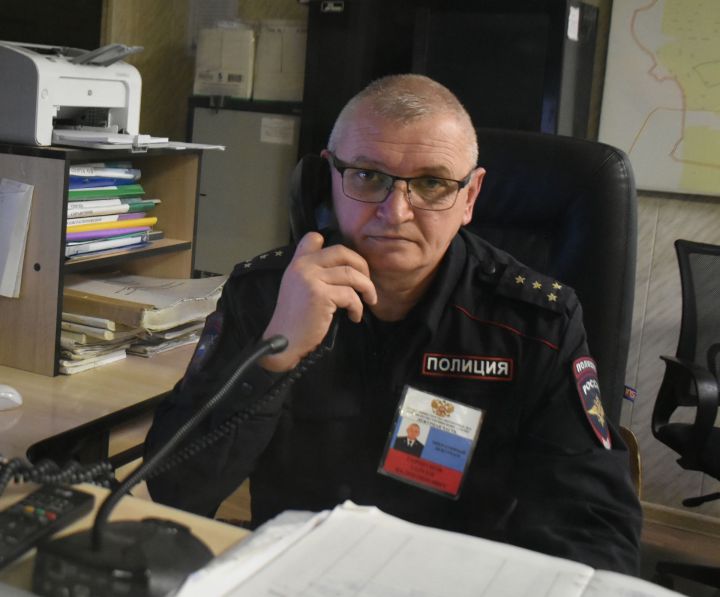 Корреспондент «районки» пообщалась с оперативным дежурным РОВД Сергеем Горшуновым