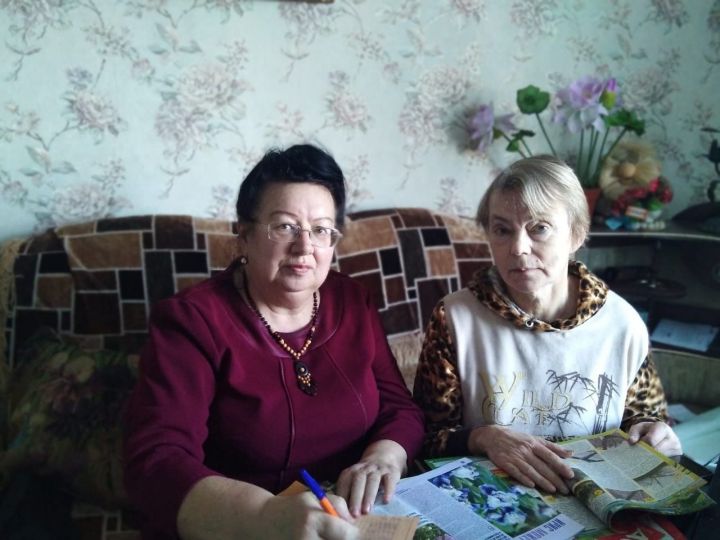 В декаду людей с ОВЗ Ленино-Кокушкинская библиотека приносит своим читателям книги на дом
