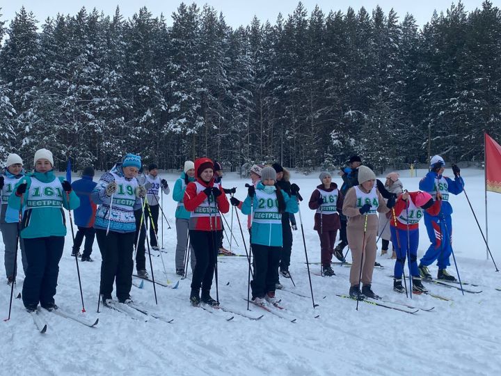 Более 4000 пестречинцев встали сегодня на лыжи