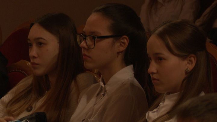 Пестречинские школьники посмотрели концерт по «Пушкинской карте»