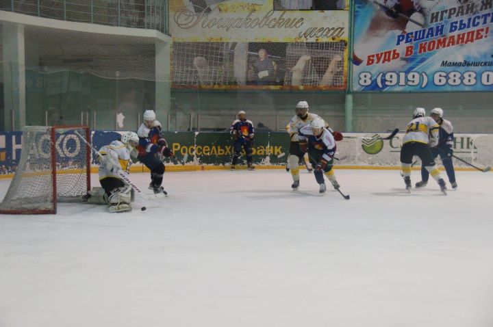 Пестречинские хоккеисты проиграли первую игру плей-оффа чемпионата ПЛХЛ
