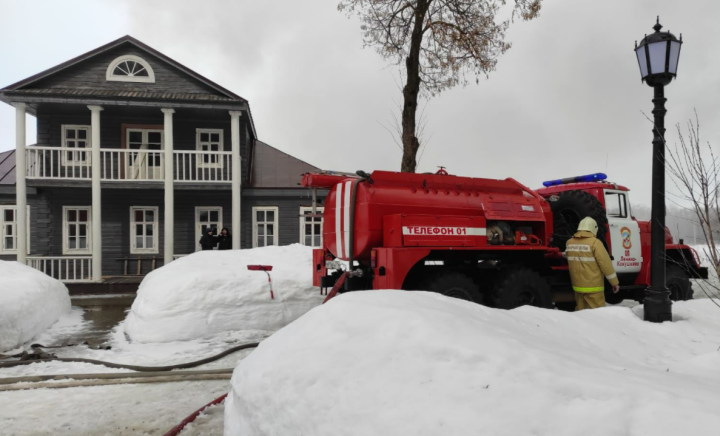 Стали известны подробности пожара во флигеле музея-заповедника в Ленино-Кокушкино