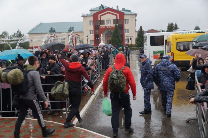 В Пестрецах прошла очередная отправка в рамках частичной мобилизации