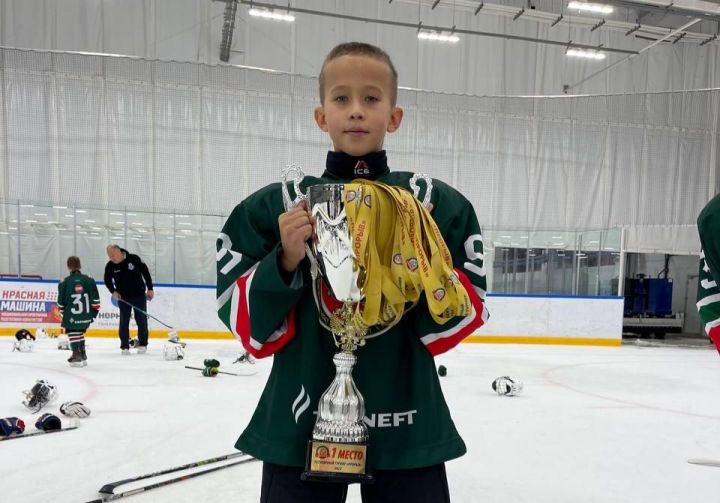Юный хоккеист из села Кощаково со своей командой победил в московском турнире