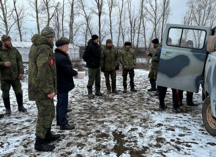 Керәшен Сәрдәсе авыл җирлеге башлыгы хәрби хезмәткәрләргә гуманитар ярдәмне шәхсән үзе илтте