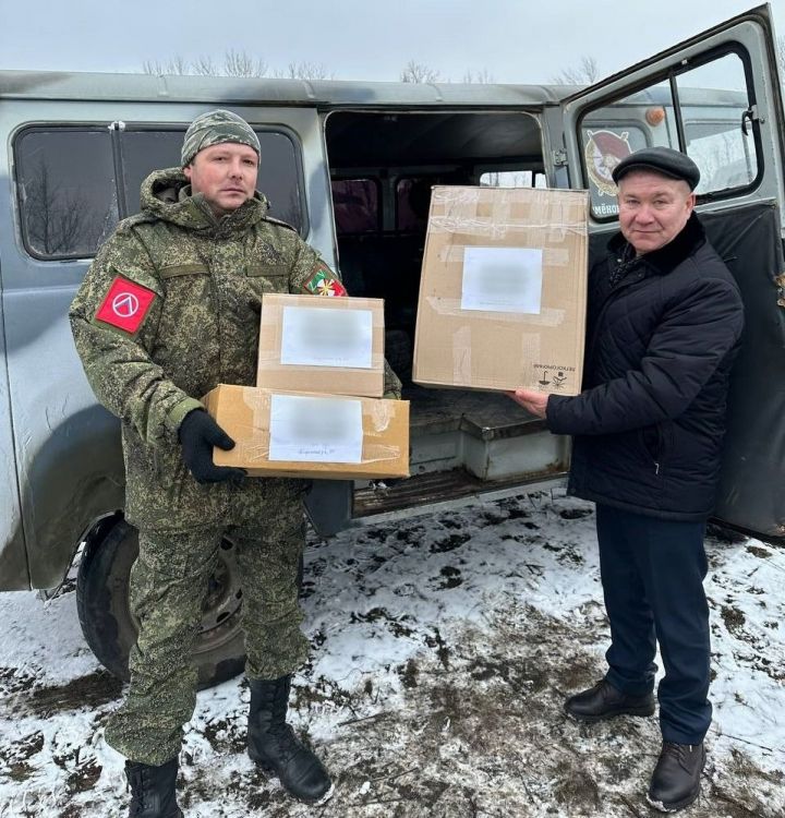 Керәшен Сәрдәсе авыл җирлеге башлыгы хәрби хезмәткәрләргә гуманитар ярдәмне шәхсән үзе илтте