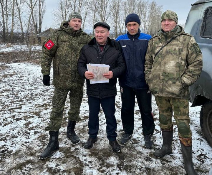 Керәшен Сәрдәсе авыл җирлеге башлыгы хәрби хезмәткәрләргә гуманитар ярдәмне шәхсән үзе илтте